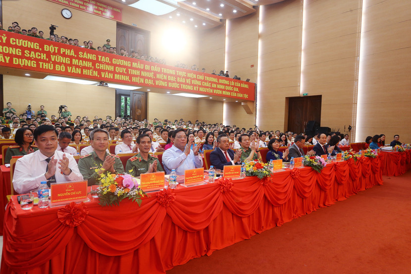 Các đồng chí lãnh đạo và đại biểu dự Đại hội Đảng bộ CATP Hà Nội lần thứ XXIX, nhiệm kỳ 2025-2030