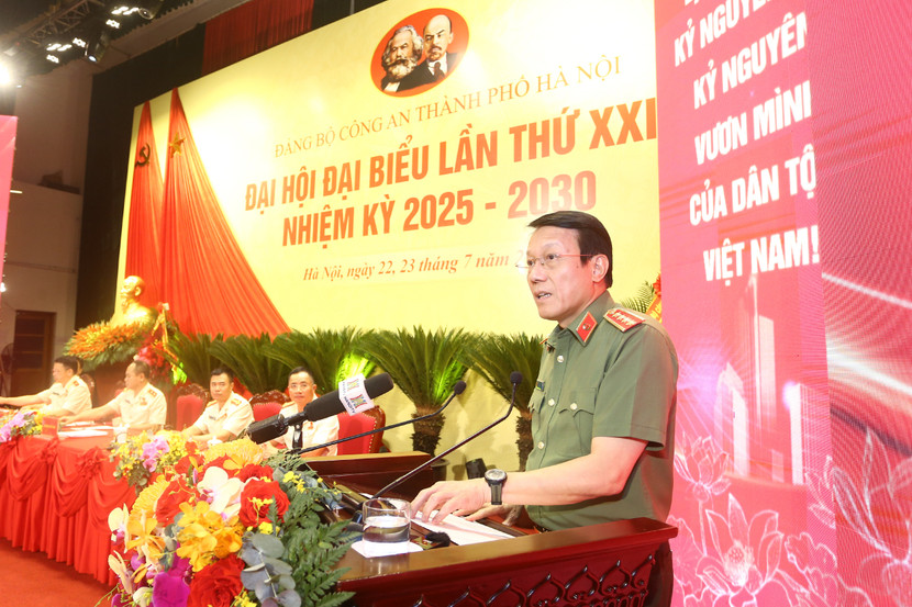 Đại tướng Lương Tam Quang - Ủy viên Bộ Chính trị, Bí thư Đảng ủy Công an Trung ương, Bộ trưởng Bộ Công an phát biểu chỉ đạo tại Đại hội Đảng bộ CATP Hà Nội lần thứ XXIX