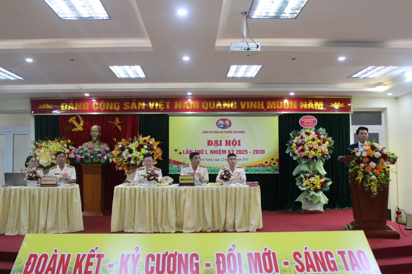 Đồng chí Nguyễn Nguyên Quân, Bí thư Đảng ủy, Chủ tịch HĐND phường phát biểu chỉ đạo Đại hội Đồng chí Nguyễn Nguyên Quân, Bí thư Đảng ủy, Chủ tịch HĐND phường phát biểu chỉ đạo Đại hội