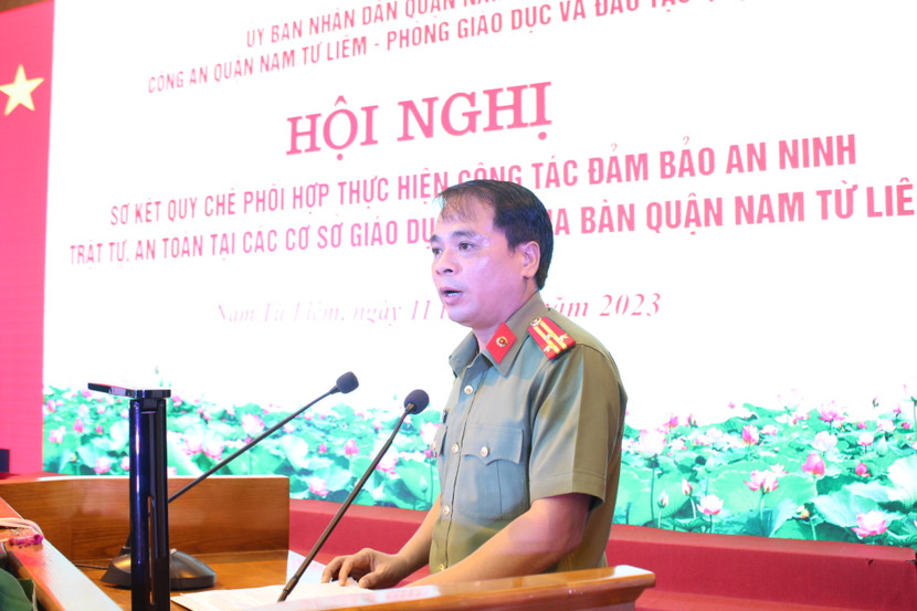 Thượng tá Đoàn Tuấn Anh, Phó trưởng CAQ Nam Từ Liêm phát biểu khai mạc hội nghị