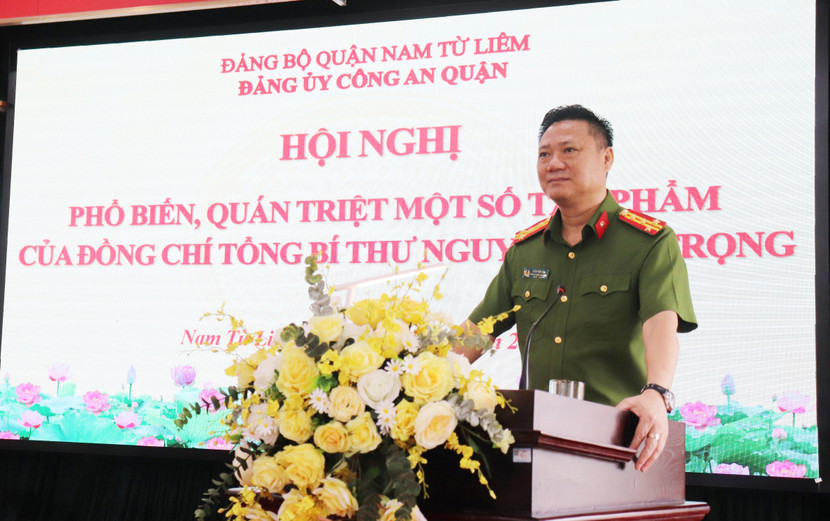 Đại tá Trần Văn Hóa, Bí thư Đảng ủy, Trưởng CAQ Nam Từ Liêm phát biểu khai mạc hội nghị