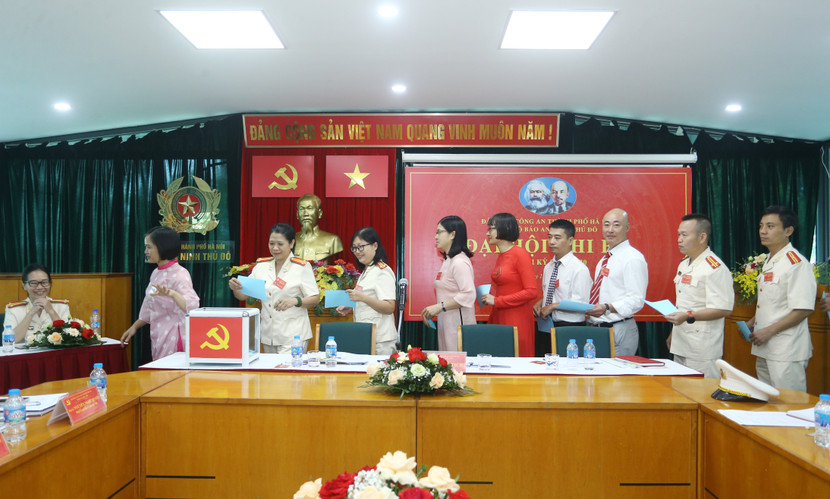 Sáng suốt lựa chọn các đồng chí đủ năng lực tham gia Ban chấp hành Chi bộ nhiệm kỳ 2025 - 2030