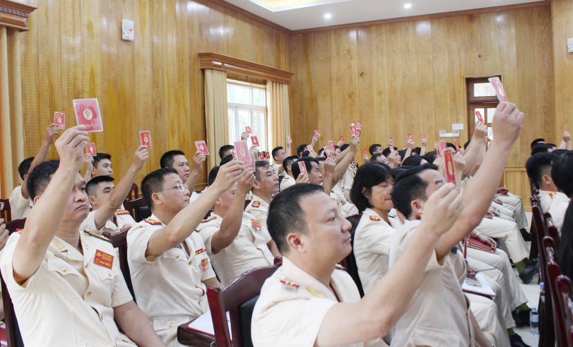 Về dự Đại hội là 120 Đại biểu đại diện cho các chi bộ