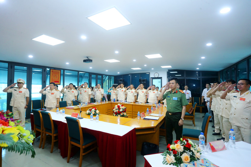 Trang nghiêm lễ chào cờ tại Đại hội