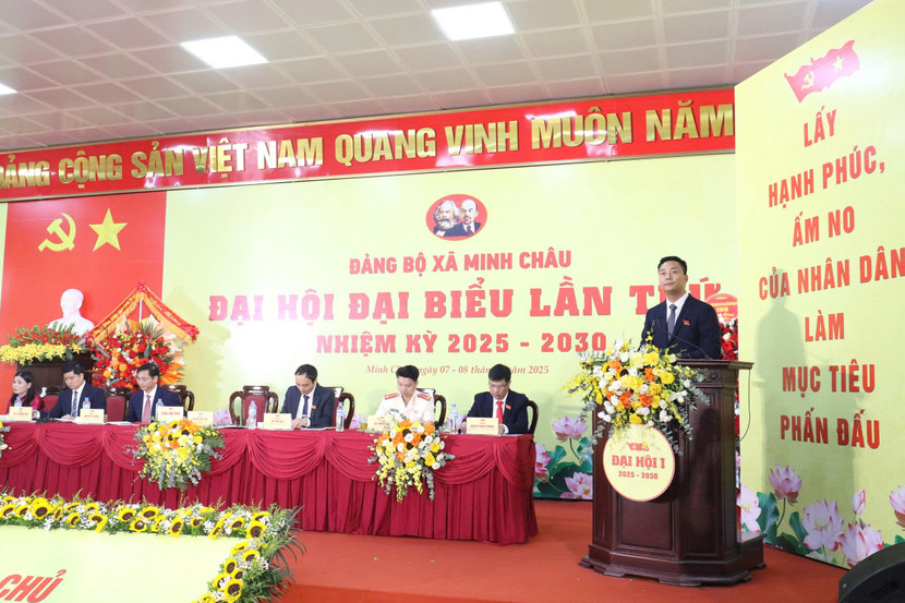 Đồng chí Nguyễn Đức Tiến - Bí thư Đảng ủy, Chủ tịch HĐND xã Minh Châu phát biểu khai mạc Đại hội Đồng chí Nguyễn Đức Tiến - Bí thư Đảng ủy, Chủ tịch HĐND xã Minh Châu phát biểu khai mạc Đại hội