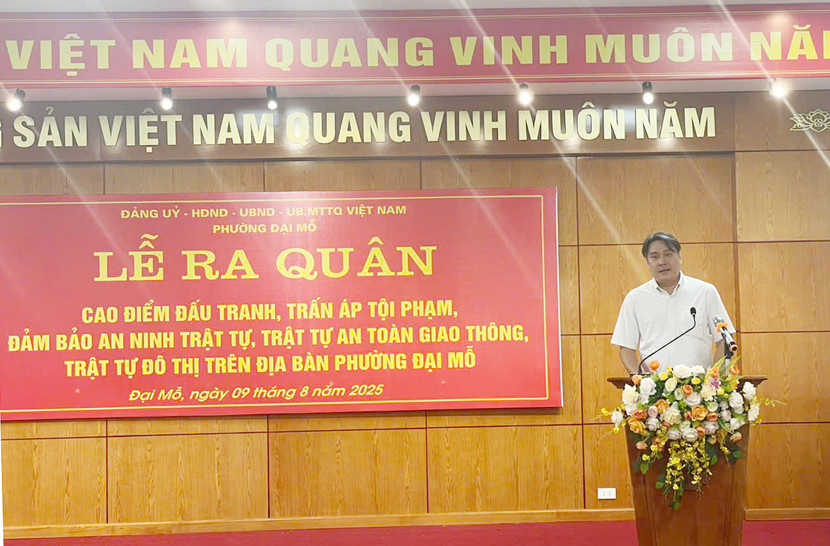 Ông Hoàng Minh Hải, Phó Chủ tịch UBND phường Đại Mỗ phát biểu tại lễ ra quân