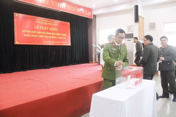 Ngay sau lễ phát động, CAQ Nam Từ Liêm đã quyên góp được số tiền 230 triệu