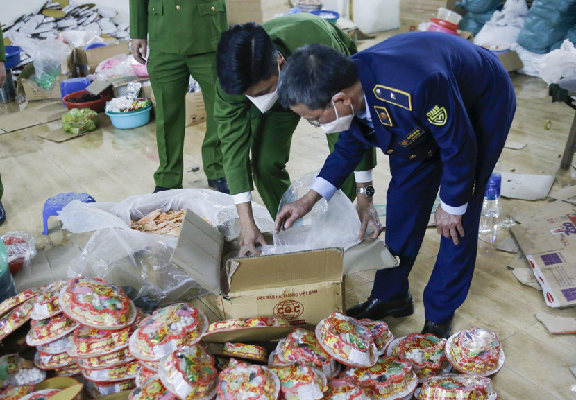 Hiện lực lượng liên ngành đang tạm giữ toàn bộ số hàng trên để tiếp tục xác minh, làm rõ và xử lý