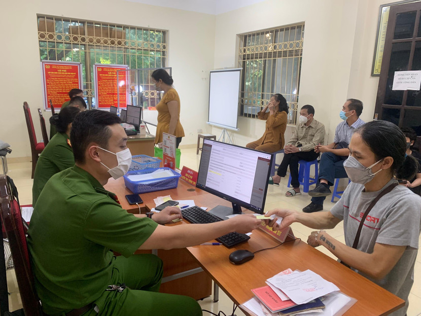 CATP Hà Nội tiếp tục giai đoạn 2 chiến dịch cấp CCCD cho người dân từ đủ 14 tuổi trở lên