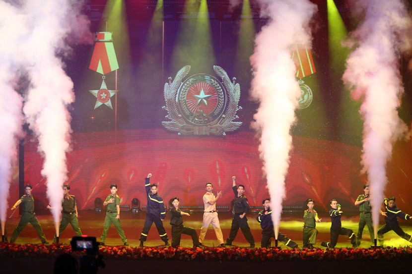 Màn sử thi kết hợp đặc sắc tại Lễ kỷ niệm