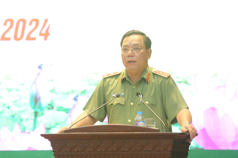 Trung tướng Nguyễn Hải Trung, Ủy viên Ban Thường vụ Thành ủy, Bí thư Đảng ủy, Giám đốc CATP phát biểu khai mạc hội nghị Trung tướng Nguyễn Hải Trung, Ủy viên Ban Thường vụ Thành ủy, Bí thư Đảng ủy, Giám đốc CATP phát biểu khai mạc hội nghị