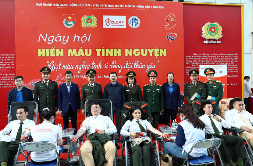 Trong khuôn khổ lễ phát động đã diễn ra Ngày hội hiến máu tình nguyện