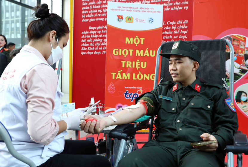 Hoạt động của Tháng Thanh niên do Bộ Công an phát động với nhiều hoạt động thiết thực hướng về cộng đồng