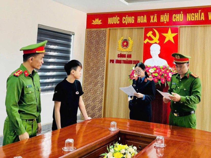 Cơ quan chức năng tống đạt các quyết định đối với Nguyễn Thị Thảo Vy