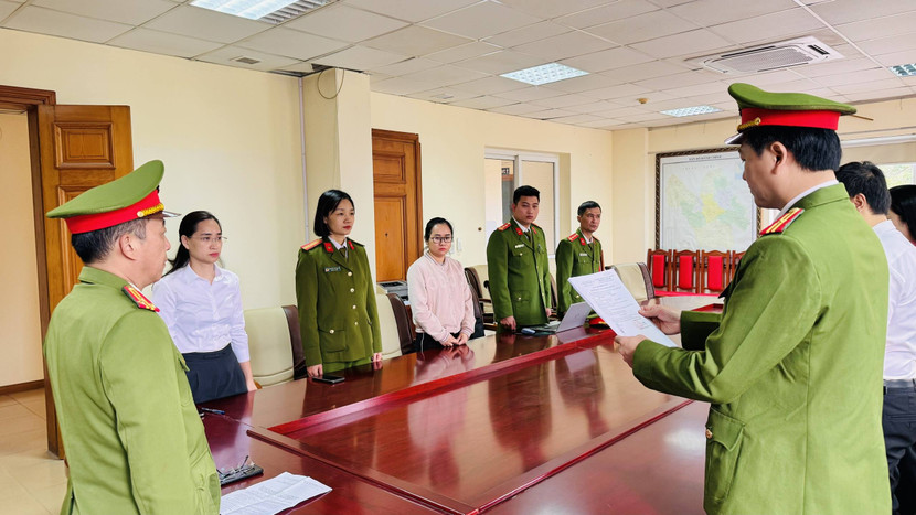 Nguyễn Thu Hà, cán bộ UBND phường Cam Đường cũng bị khởi tố, bắt tạm giam