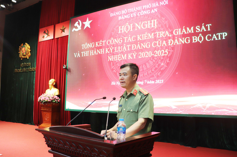 Đại tá Nguyễn Ngọc Quyền, Phó Bí thư Đảng ủy, Phó Giám đốc - Chủ nhiệm UBKT Đảng ủy CATP Hà Nội chủ trì hội nghị Đại tá Nguyễn Ngọc Quyền, Phó Bí thư Đảng ủy, Phó Giám đốc - Chủ nhiệm UBKT Đảng ủy CATP Hà Nội chủ trì hội nghị