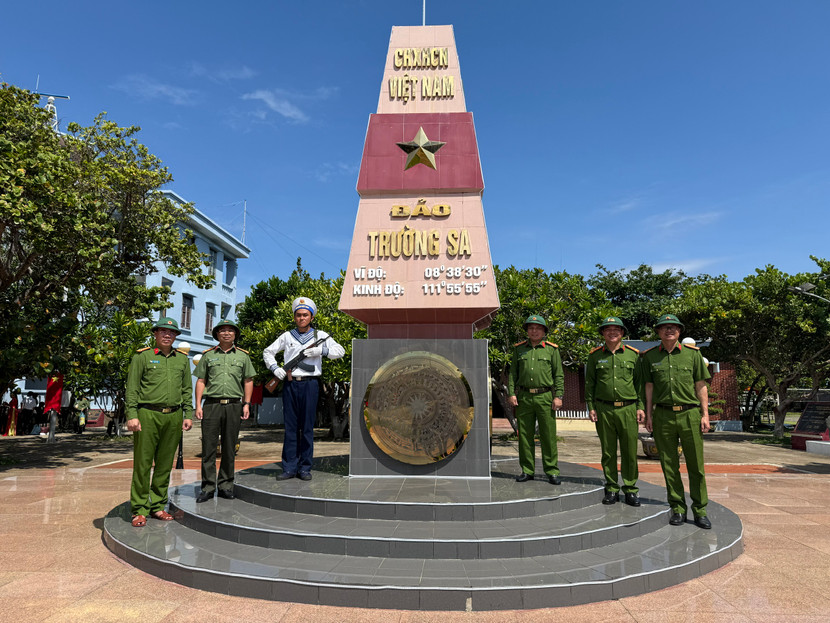 Trường Sa dấu ấn đặc biệt trong trái tim người dân Việt Trường Sa dấu ấn đặc biệt trong trái tim người dân Việt