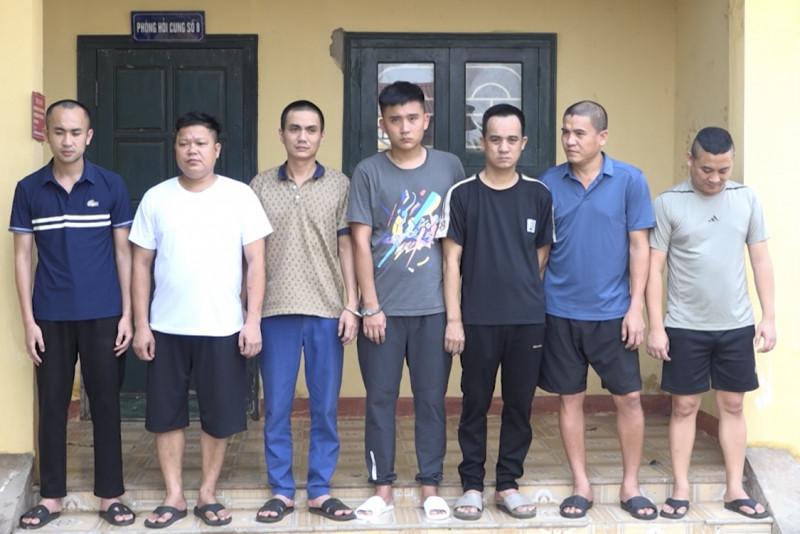 Các đối tượng bị khởi tố, bắt tạm giam liên quan đến hành vi tổ chức đánh bạc và đánh bạc Các đối tượng bị khởi tố, bắt tạm giam liên quan đến hành vi tổ chức đánh bạc và đánh bạc