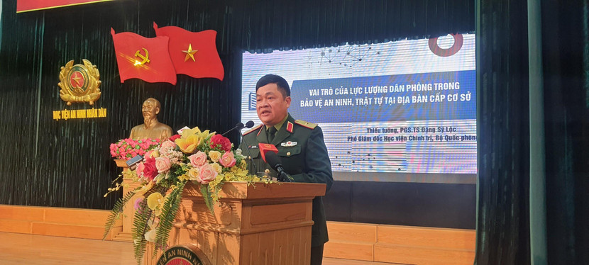 Thiếu tướng, PGS.TS Đặng Sỹ Lộc, Phó Giám đốc Học viện Chính trị, Bộ Quốc phòng tham luận tại hội thảo Thiếu tướng, PGS.TS Đặng Sỹ Lộc, Phó Giám đốc Học viện Chính trị, Bộ Quốc phòng tham luận tại hội thảo