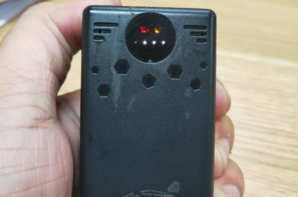 Thiết bị định vị nam thanh niên yêu cầu 2 đối tượng phải mang theo người