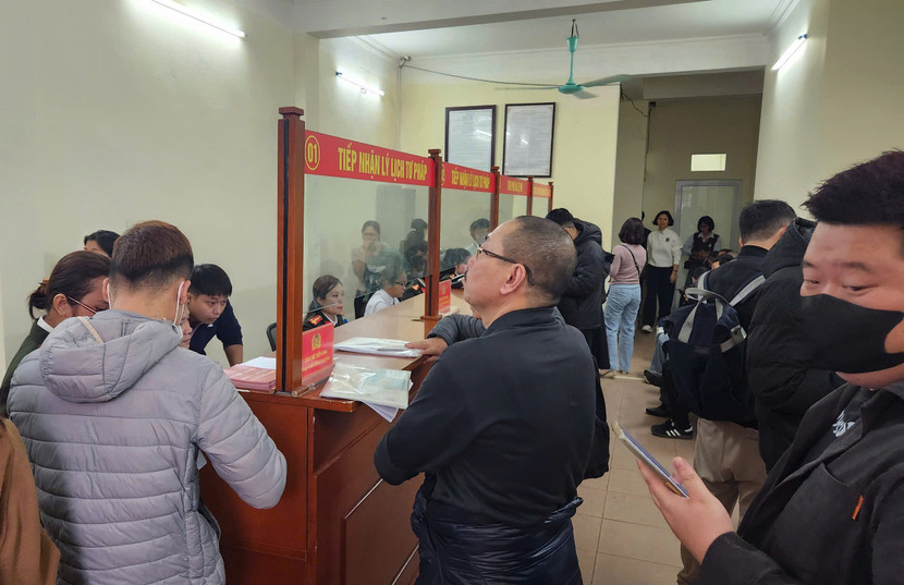 Dù đông nhưng điểm cấp phiếu lý lịch tư pháp của CATP không hề lộn xộn