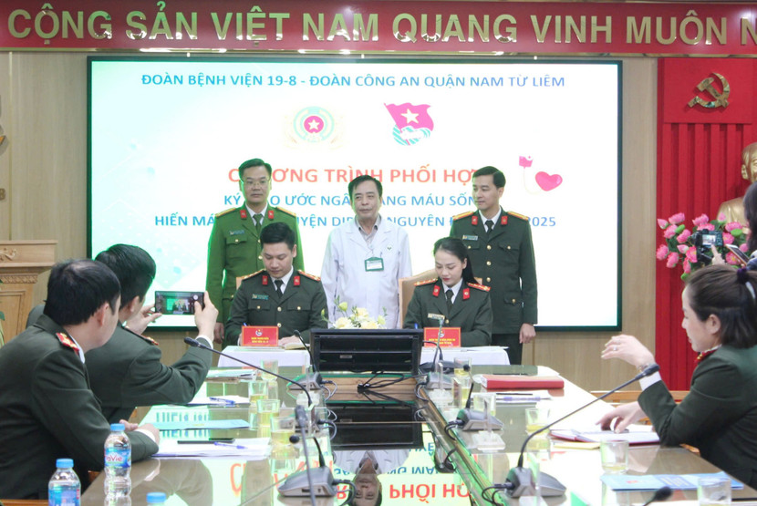 Hai đơn vị ký cam kết "ngân hàng máu sống"