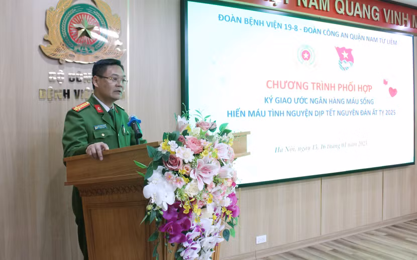 Thượng tá Đặng Mạnh Cường, Phó trưởng CAQ Nam Từ Liêm kêu gọi CBCS CAQ Nam Từ Liêm tham gia hiến máu nhân đạo