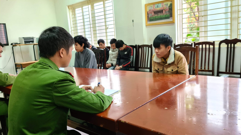 Cơ quan CSĐT - CAQ Nam Từ Liêm ghi lời khai đối tượng Dương Việt Hưng