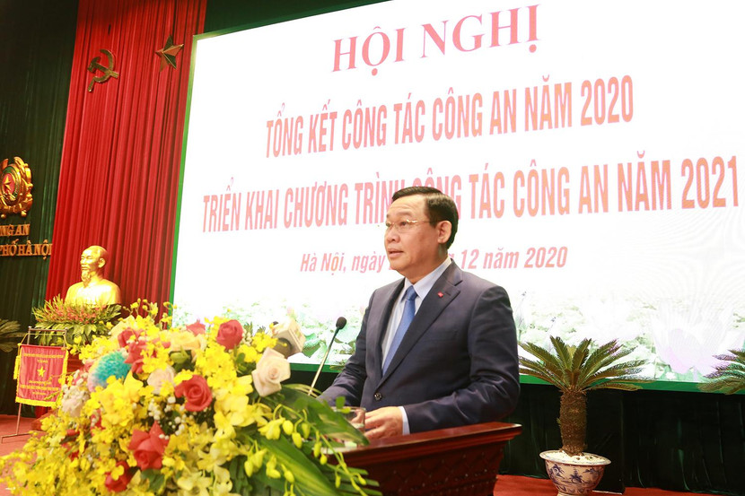 Bí thư Thành ủy Vương Đình Huệ phát biểu tại hội nghị