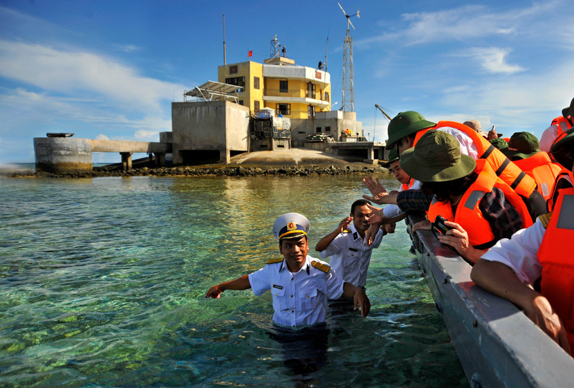 Lưu luyến phút chia tay Lưu luyến phút chia tay