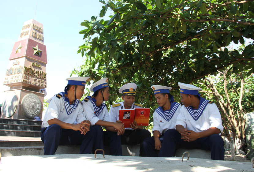 Đời sống văn hóa, tinh thần của CBCS trên các đảo thuộc Quần đảo Trường Sa đã được nâng lên Đời sống văn hóa, tinh thần của CBCS trên các đảo thuộc Quần đảo Trường Sa đã được nâng lên