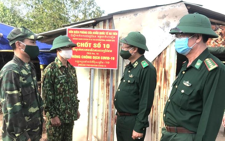 Thiếu tướng Nguyễn Hoài Phương, Phó Tư lệnh BĐBP kiểm tra công tác phòng, chống dịch Covid-19 trên tuyến biên giới Hà Tiên, Kiên Giang Thiếu tướng Nguyễn Hoài Phương, Phó Tư lệnh BĐBP kiểm tra công tác phòng, chống dịch Covid-19 trên tuyến biên giới Hà Tiên, Kiên Giang