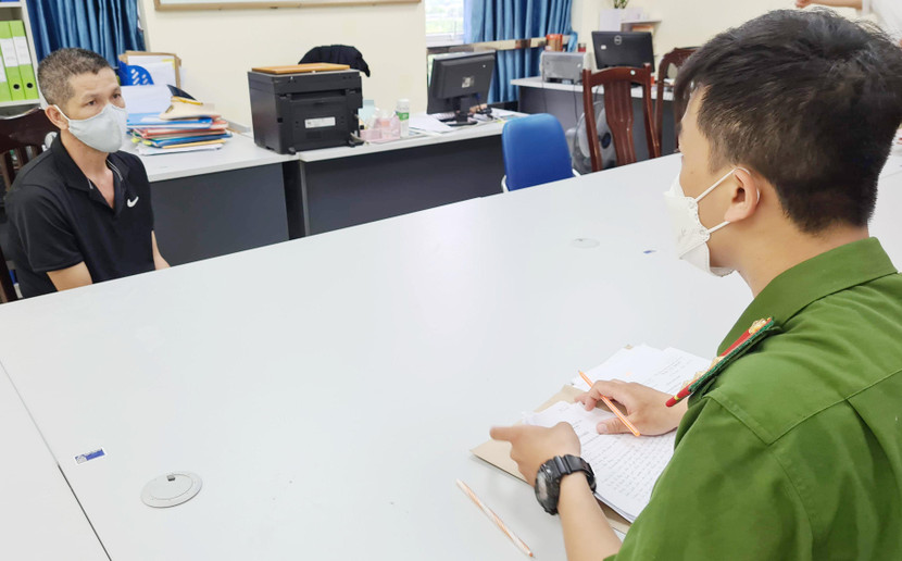 Cơ quan CSĐT CAQ Bắc Từ Liêm ghi lời khai đối tượng Quách Xuân Minh Cơ quan CSĐT CAQ Bắc Từ Liêm ghi lời khai đối tượng Quách Xuân Minh