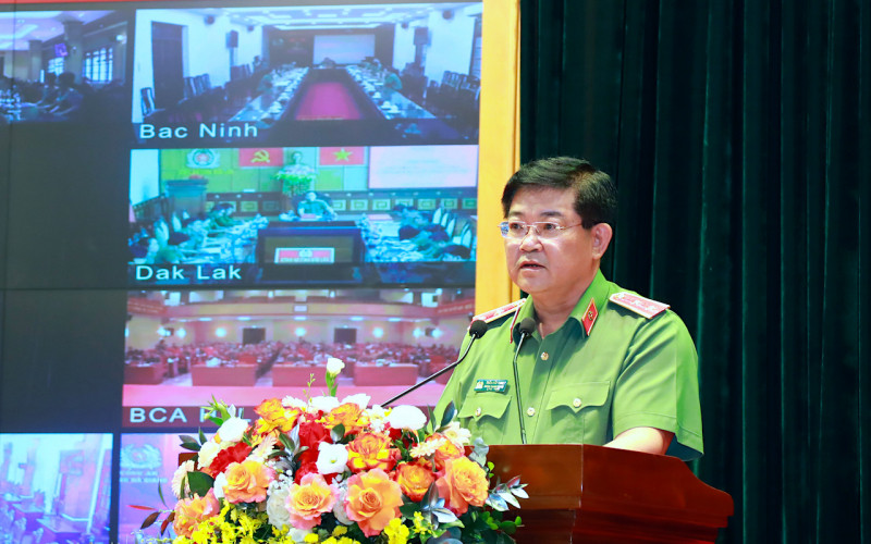 Trung tướng Trần Đức Tuấn, Chánh Thanh tra Bộ Công an phát biểu đề dẫn hội thảo