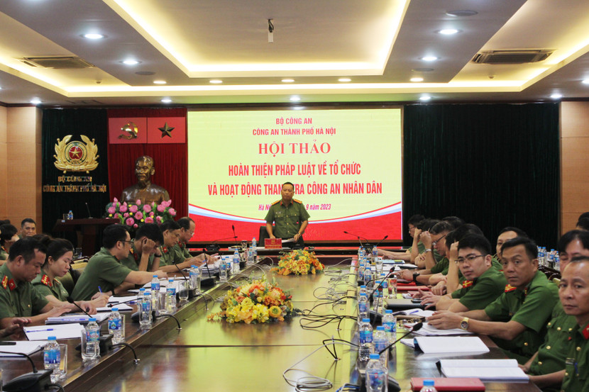 Hội thảo được tổ chức bằng hình thức trực tuyến đến công an các đơn vị, địa phương. Hình ảnh tại điểm cầu CATP Hà Nội