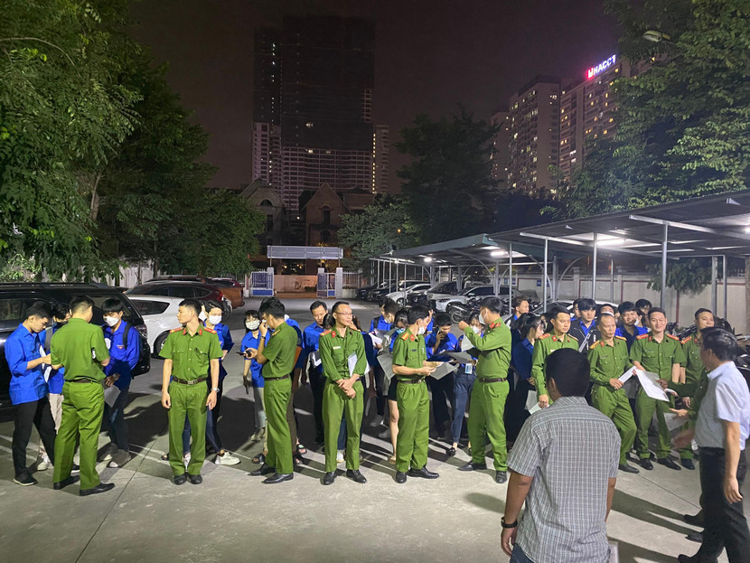 Việc tuyên truyền, hướng dẫn nhân dân đã thành công việc mỗi tối CSKV và đoàn viên thanh niên phường Xuân Tảo Việc tuyên truyền, hướng dẫn nhân dân đã thành công việc mỗi tối CSKV và đoàn viên thanh niên phường Xuân Tảo