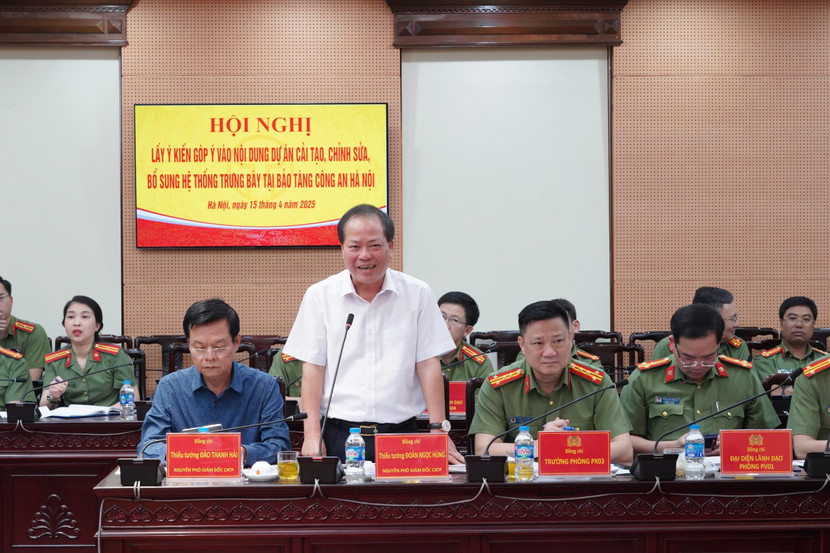 Thiếu tướng Đoàn Ngọc Hùng, nguyên Phó Giám đốc CATP Hà Nội phát biểu ý kiến tại hội nghị