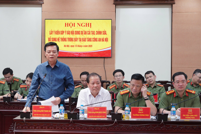 Thiếu tướng Đào Thanh Hải, nguyên Phó Bí thư Đảng ủy, Phó Giám đốc CATP Hà Nội phát biểu ý kiến tại hội nghị
