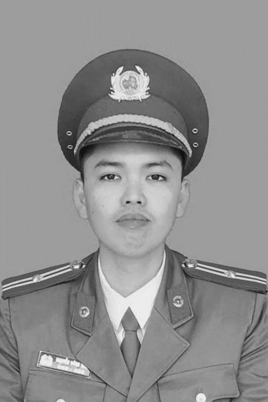 Đồng chí Nguyễn Đăng Khải được truy thăng cấp bậc hàm vượt bậc từ Thượng úy lên Thiếu tá kể từ ngày 17-4-2025 Đồng chí Nguyễn Đăng Khải được truy thăng cấp bậc hàm vượt bậc từ Thượng úy lên Thiếu tá kể từ ngày 17-4-2025