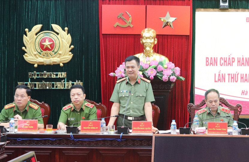 Đại tá Nguyễn Ngọc Quyền, Phó Bí thư Đảng ủy, Phó Giám đốc CATP chủ trì thảo luận các nội dung thuộc thẩm quyền Đảng ủy xem xét, quyết định Đại tá Nguyễn Ngọc Quyền, Phó Bí thư Đảng ủy, Phó Giám đốc CATP chủ trì thảo luận các nội dung thuộc thẩm quyền Đảng ủy xem xét, quyết định