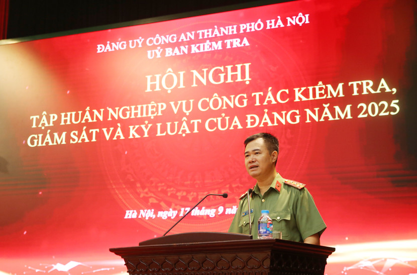 Đại tá Nguyễn Ngọc Quyền, Phó Bí thư Đảng ủy, Phó Giám đốc CATP chủ trì hội nghị