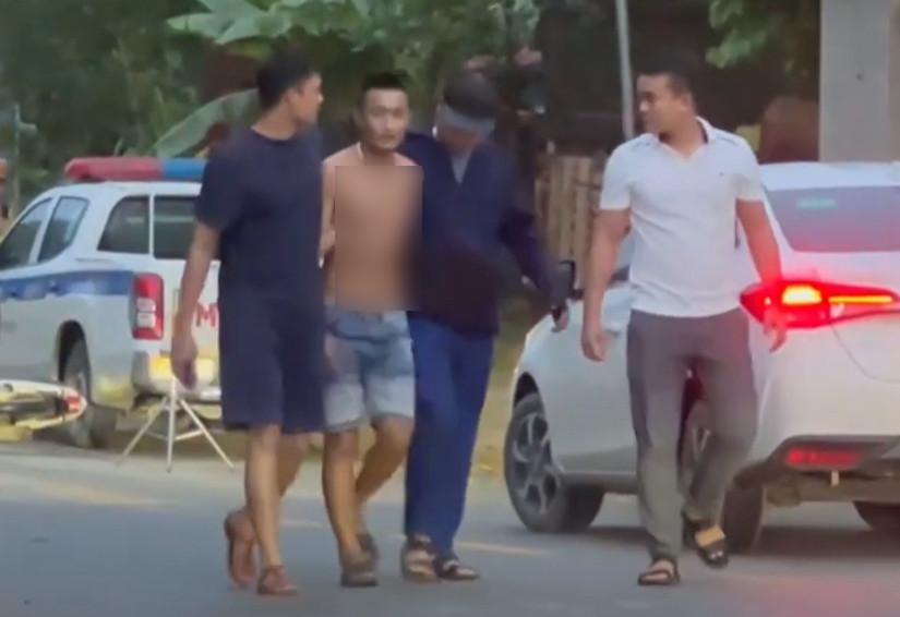 Lực lượng Công an khống chế Vi Văn Minh tại hiện trường vụ việc Lực lượng Công an khống chế Vi Văn Minh tại hiện trường vụ việc