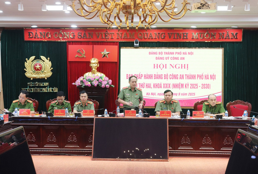 Trung tướng Nguyễn Thanh Tùng, Ủy viên Ban Thường vụ Thành ủy, Bí thư Đảng ủy, Giám đốc CATP chủ trì Hội nghị Trung tướng Nguyễn Thanh Tùng, Ủy viên Ban Thường vụ Thành ủy, Bí thư Đảng ủy, Giám đốc CATP chủ trì Hội nghị