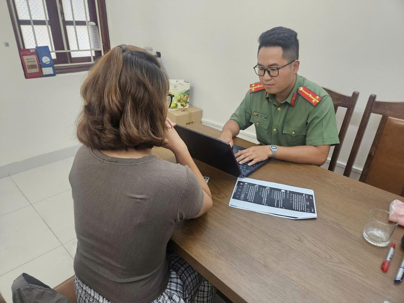 Cơ quan công an làm việc với chị H Cơ quan công an làm việc với chị H