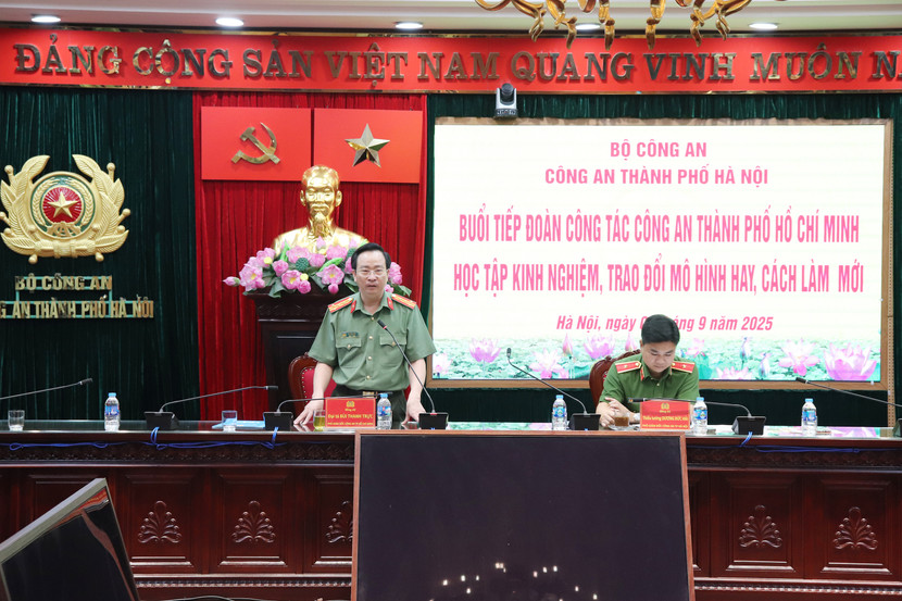 Đại tá Bùi Thanh Trực, Phó Giám đốc CATP. HCM phát biểu tại buổi trao đổi Đại tá Bùi Thanh Trực, Phó Giám đốc CATP. HCM phát biểu tại buổi trao đổi