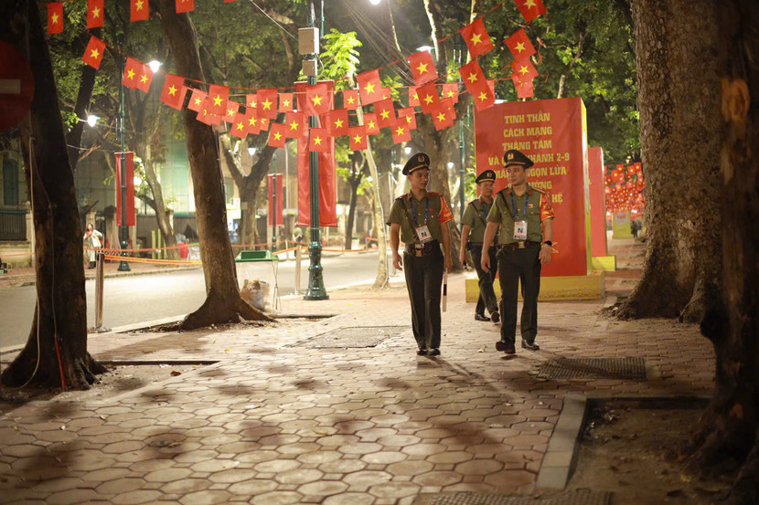 "Những ánh sao đêm"