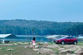 Hành trình 15 giờ thiện nguyện đầy ý nghĩa của nữ CEO cùng 'người đồng hành đáng tin cậy' VF 6