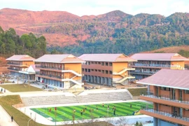 Máy tính bảng, nhạc cụ dân tộc… và ngôi trường '5 sao' hiện đại vùng biên giới Điện Biên