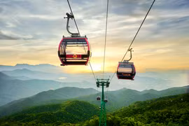 Một tấm vé, nhiều cuộc vui: Bà Nà Hills và bài toán 'đáng tiền' của du lịch hè
