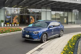 Sắm VF 8 du xuân, nhận cơ hội trúng thêm xe máy điện: 'Kèo thơm' khó cưỡng từ VinFast